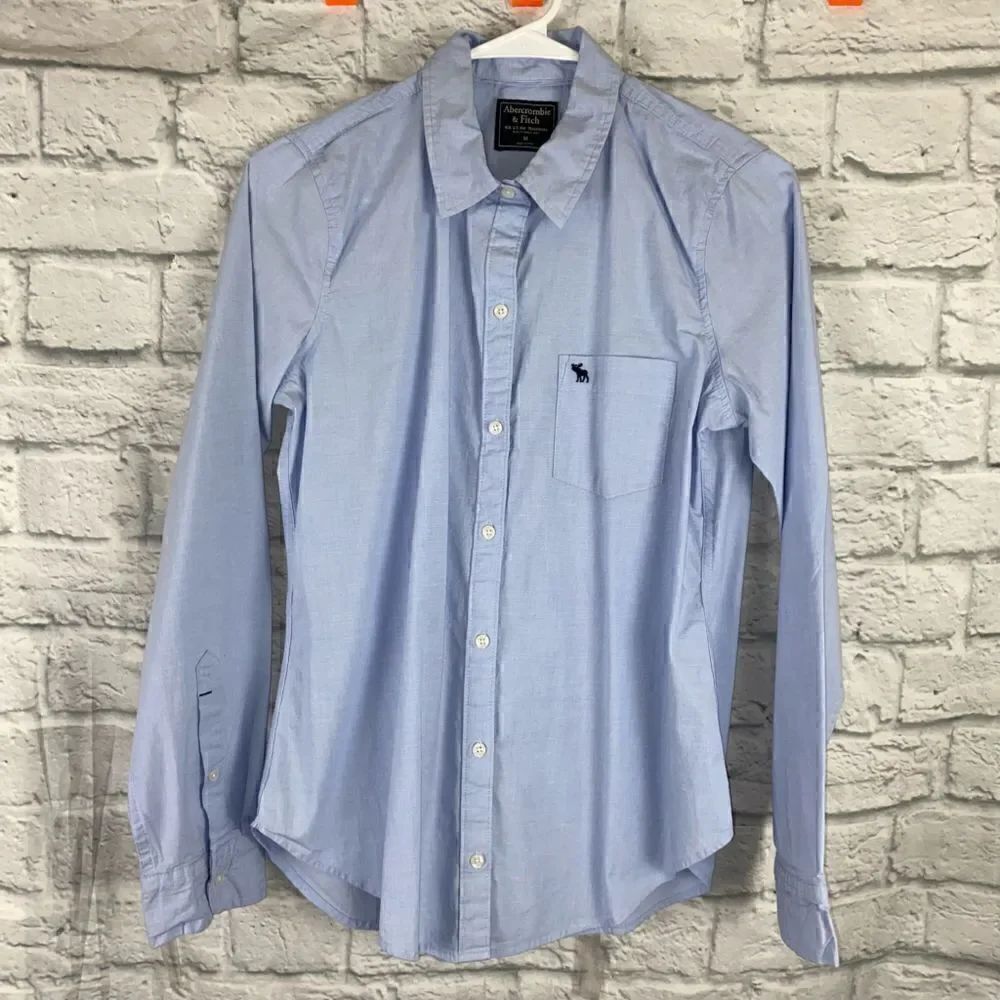 Abercrombie & Fitch button down dress shirt w/button cuffs like new blue sz Med